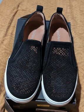 Vionic Slip On Sneakers, 8M